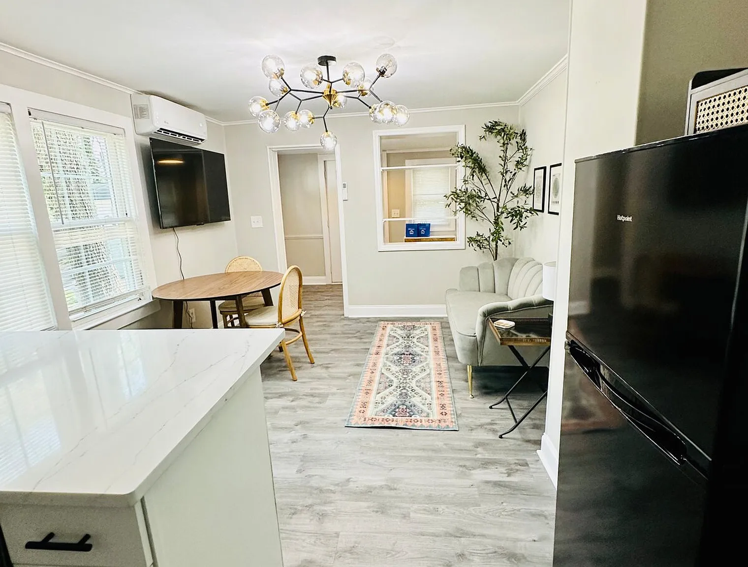 1 bed, 1.0 bath, $2,145 — Photo 4