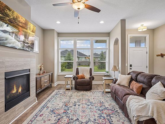 3rd image of 1183 Willowbrook Cir