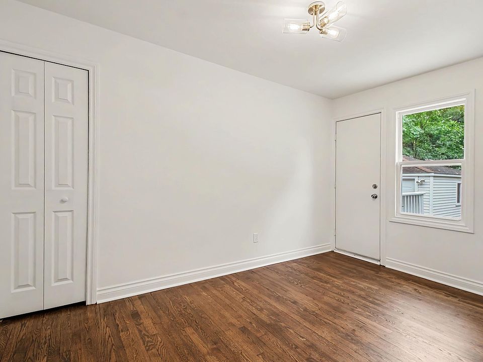 23051 Majestic St, photo 19