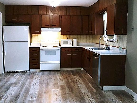 5th image of 621 Greenwich Dr