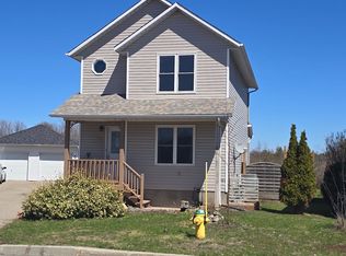 45 Johnston St, Carleton Place, ON K7C 4R7