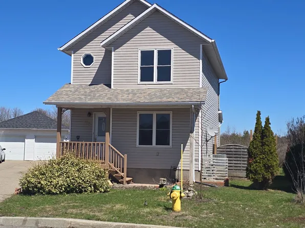 45 Johnston St, Carleton Place, ON K7C 4R7