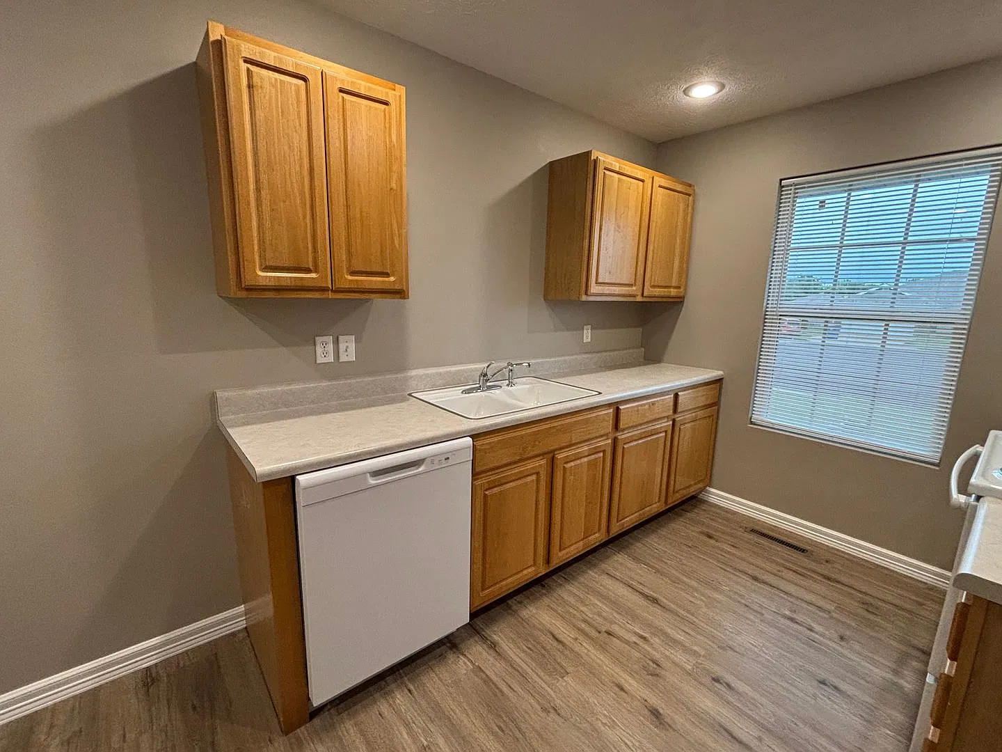 4313-4315 N Morgan Ct — Photo 2