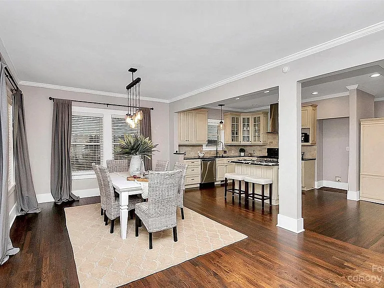 Open concept kitchen and dinning area