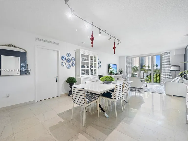150 Sunny Isles Blvd #Townhouse 301 — Photo 6