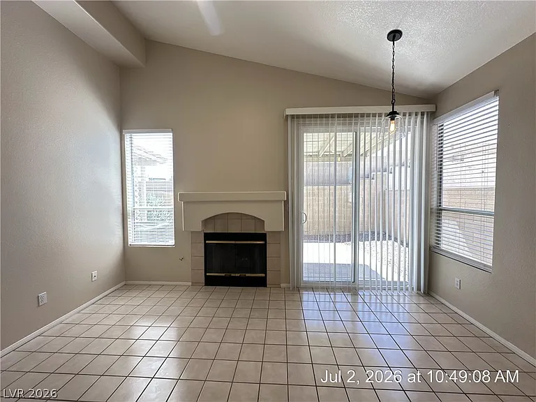 122 McLaren St — Photo 8