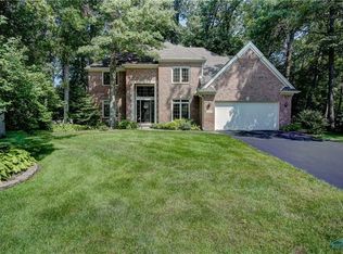 8520 Royal Birkdale Ln, Holland, OH 43528