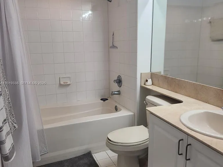 1155 Brickell Bay Dr #1807 — Photo 6