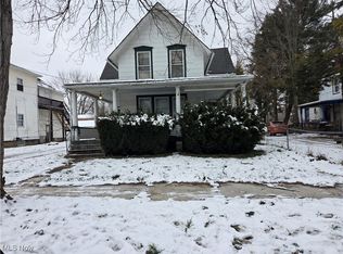 241 7th St, Elyria, OH 44035