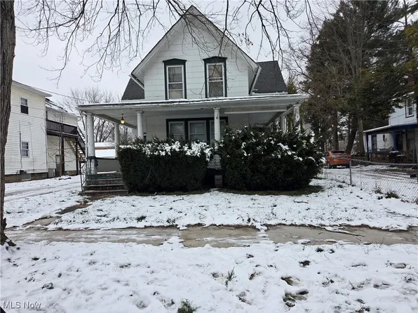241 7th St, Elyria, OH 44035