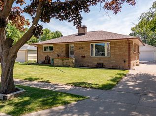 912 N Sharon St, Appleton, WI 54914