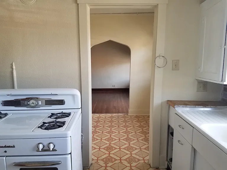 2304 E Martin Luther King Blvd — Photo 8