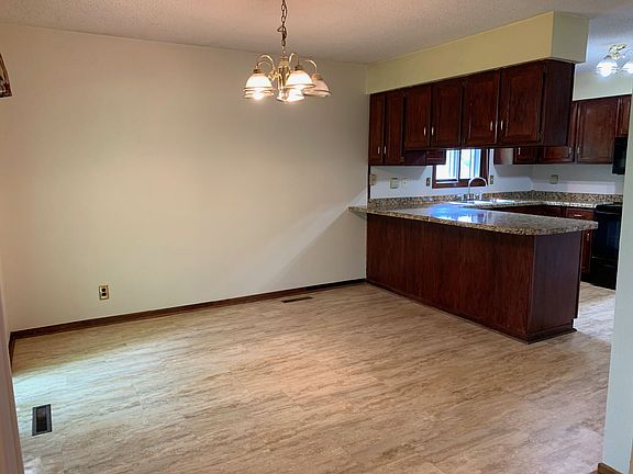2nd image of 3303 Eddy Ln