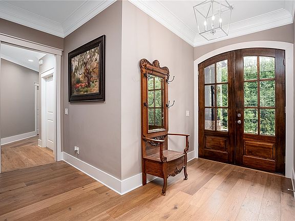 4th image of 190 Lee Road 2159