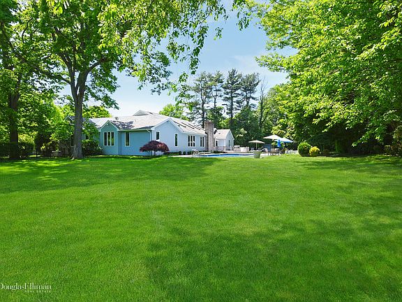 4th image of 24 Winchester Dr