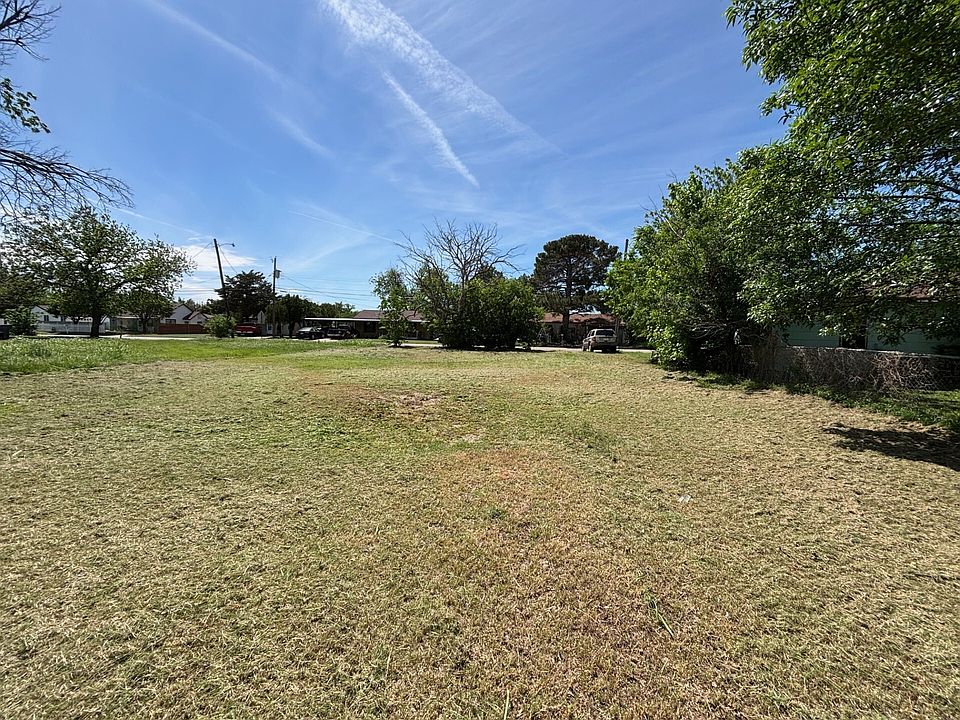 1st image of 1025 Hirschi Ln
