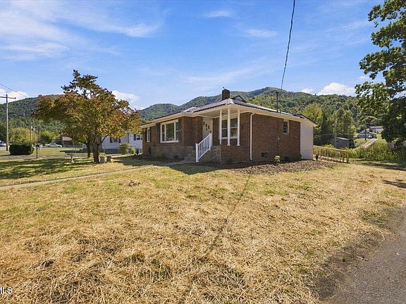 2nd image of 200 Dennis Cove Rd