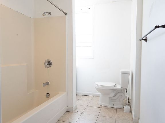 5th image of 2233 Arlington Ave