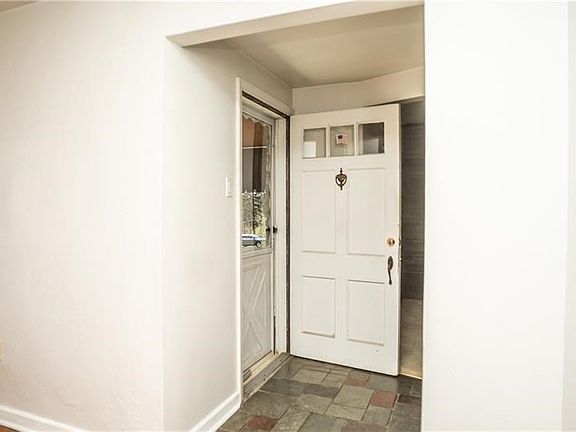 4th image of 105 William St