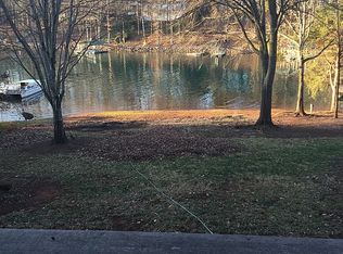 9052 Crystal Ln, Seneca, SC 29672