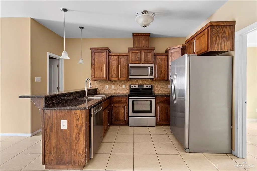 3 bed, 2.5 bath, 1501 sqft, $1,250 — Photo 3