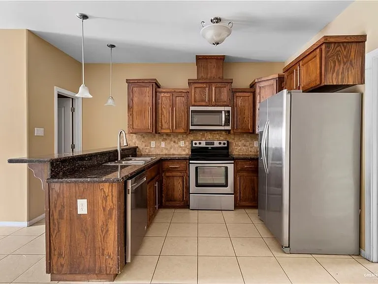 3005 S L St #2 — Photo 3