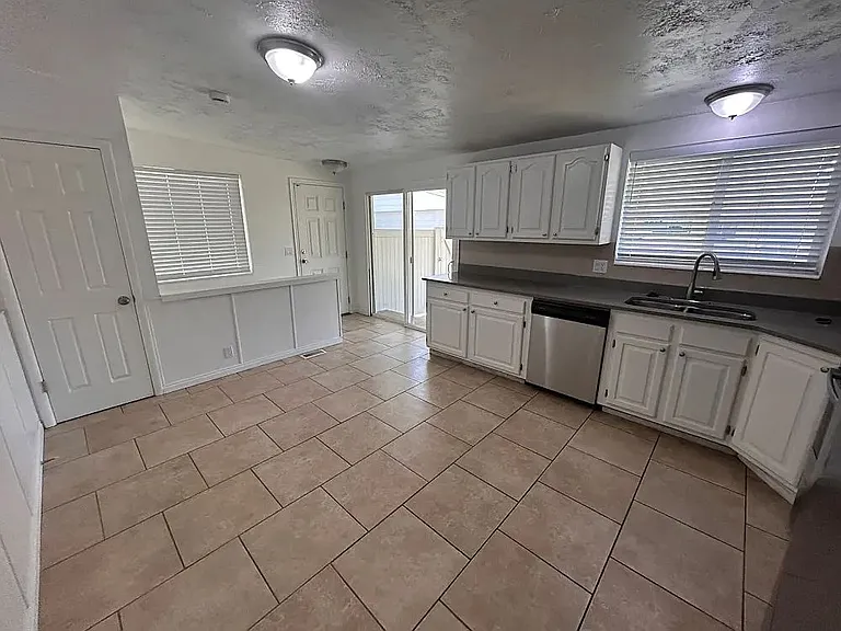 3597 S 6505 W — Photo 4