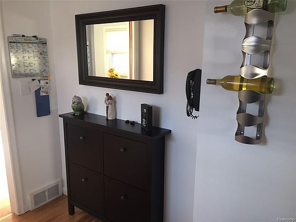 5th image of 2227 Newman St