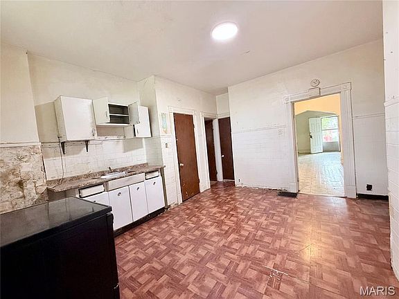 5th image of 4176 Newport Ct
