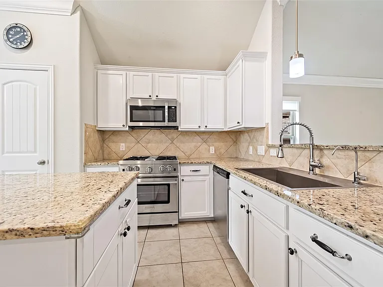 8934 English Manor Dr — Photo 12