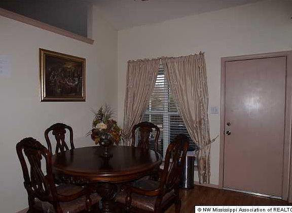 4th image of 153 Orange Dr