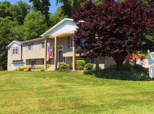 82 Hunt Dr, Florida, NY 10921