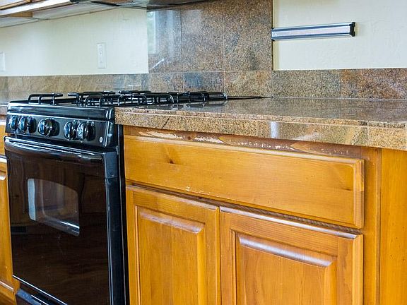 5th image of 145 Juniper Ln