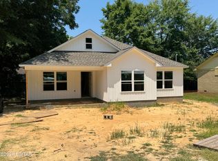 347 E 4th St, Henderson, TN 38340