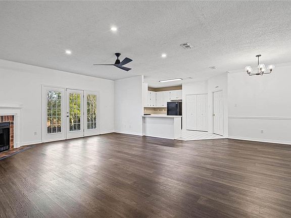 5th image of 1263 Smithfield Rd E