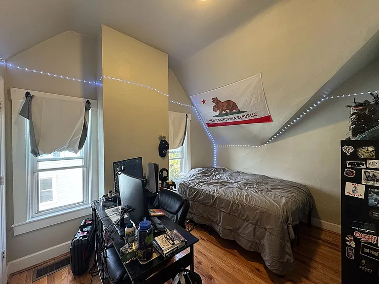 26 Conklin Apts — Photo 11