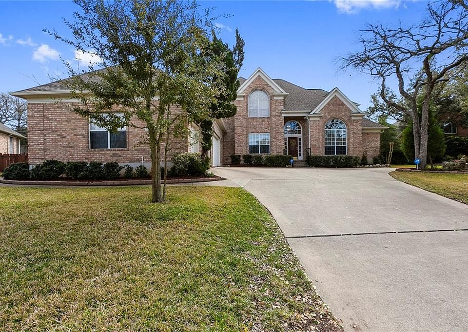 2nd image of 10713 Bay Laurel Trl