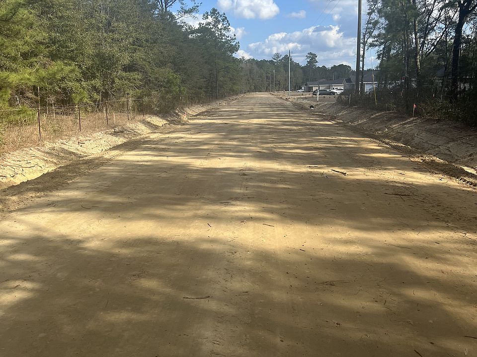 2nd image of 837 Bluff Rd