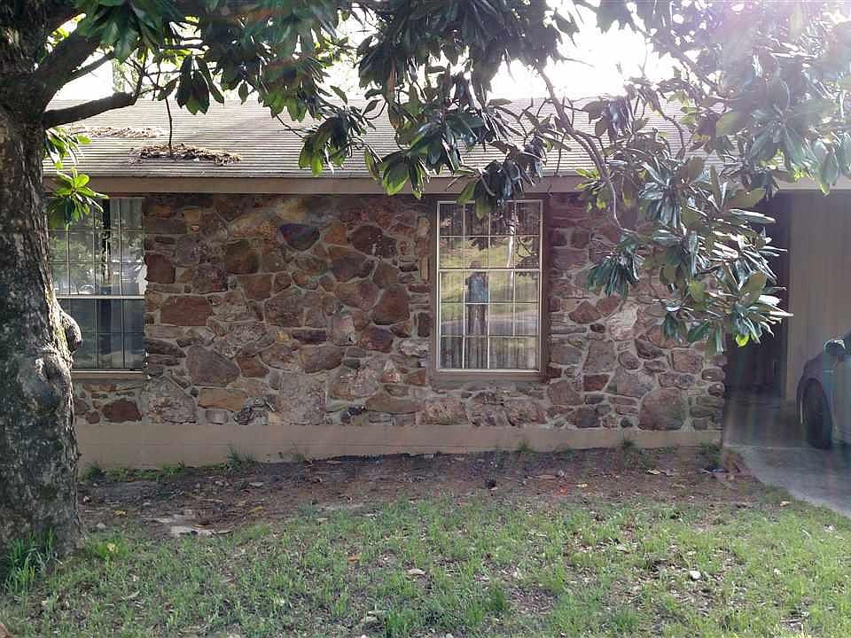1st image of 1921 Broken Arrow Dr