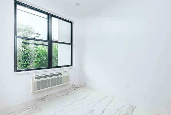 Rented by Nooklyn NYC LLC | media 4