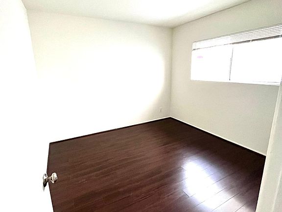 3rd image of 4270 W 4th St #15