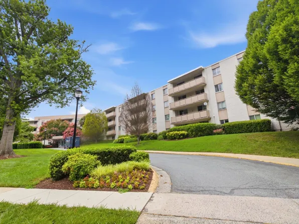 7501 Democracy Blvd APT 339, Bethesda, MD 20817