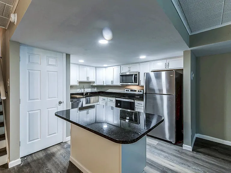 2207-2217 Aurora Dr #2215 — Photo 5