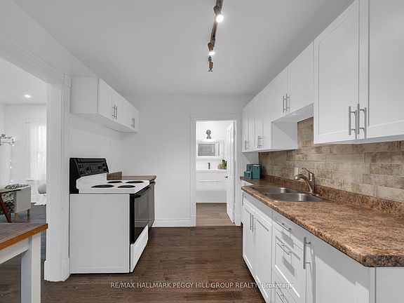 4th image of 11 Frances St N