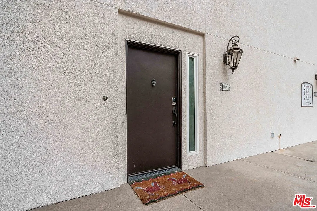 2 bed, 2.5 bath, 1680 sqft, $5,995 — Photo 3