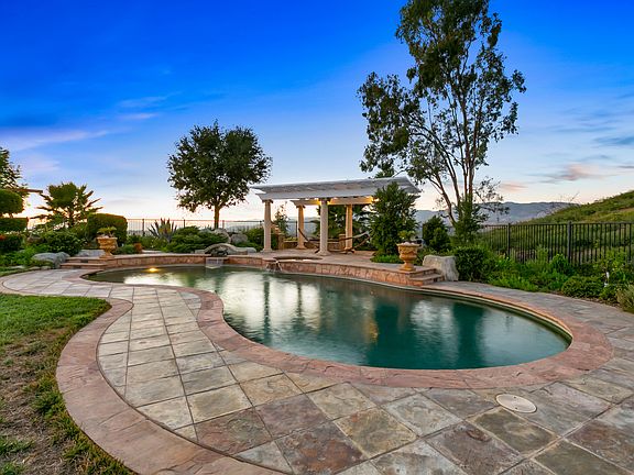 5th image of 10801 W Oak Mountain Pl