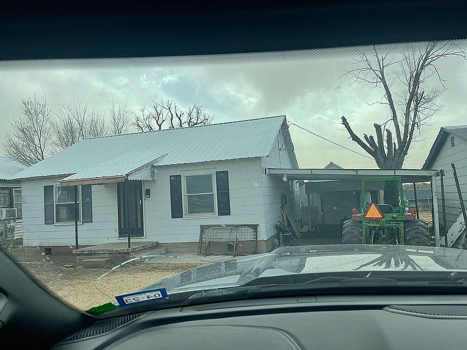 2nd image of 615 Sloan St