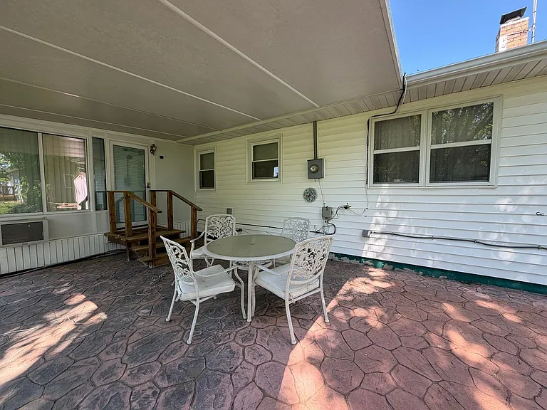 713 Dublin Ln — Photo 35