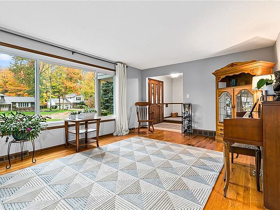 5th image of 1061 W Mill Dr