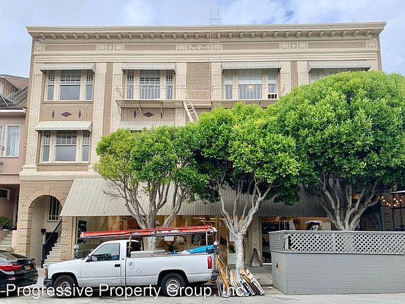 2nd image of 3662 Sacramento St